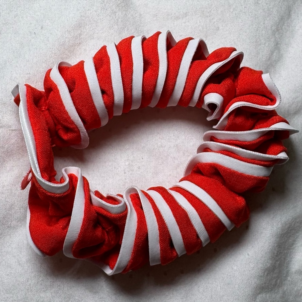 Lululemon Hair accessories burnt orange & white Light Locks Scrunchie